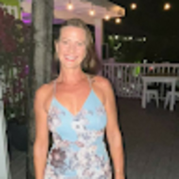 Meet your Posher, Amy - Picture 1 of 1